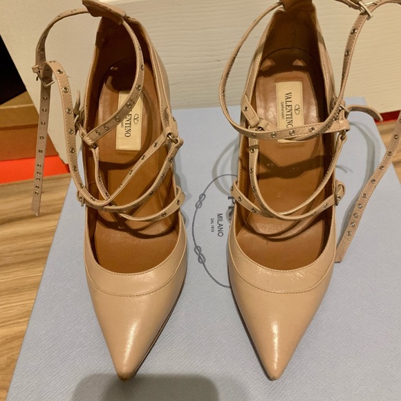 Valentino Shoes - Valentino pump size 37